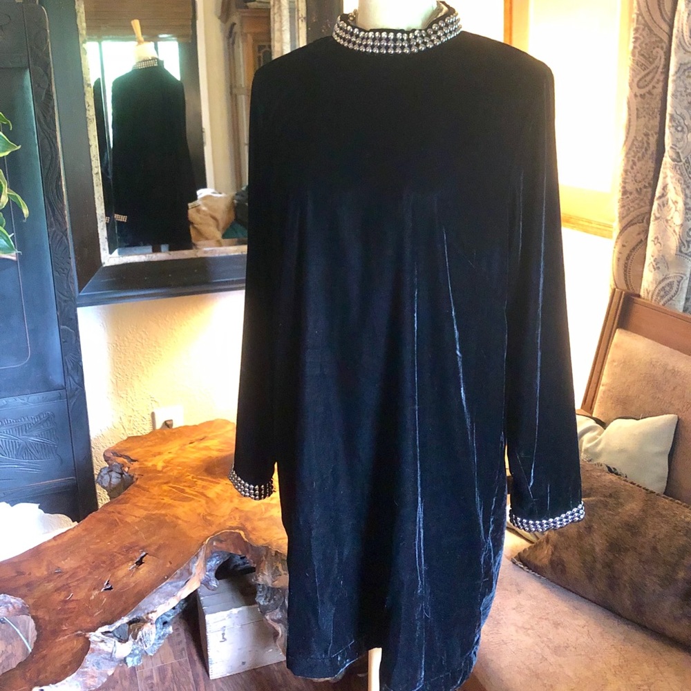 H&M 60s Inspired Velvet Dress